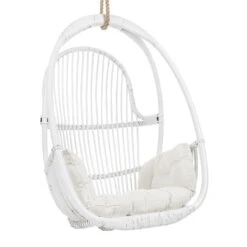 Aina Tähkä Rottinkikeinu